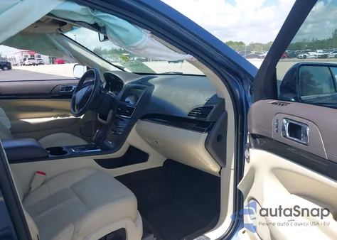 2018 Lincoln Mkt Reserve z USA, uszkodzony, nr VIN 2LMHJ5AT4JBL02056